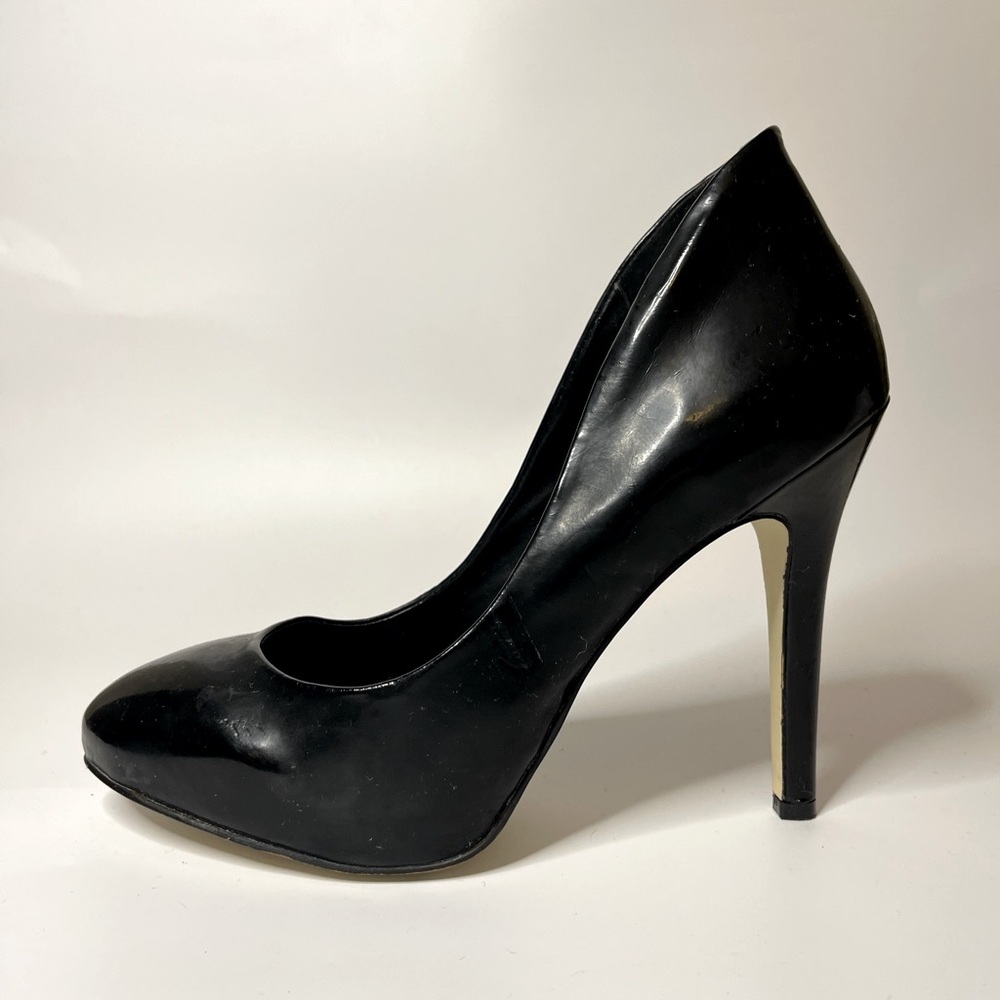 Black Pumps